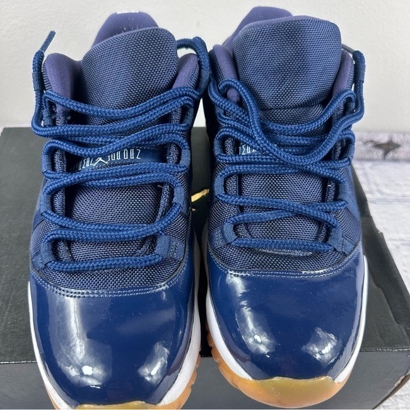 Air Jordan 11 Retro Low Navy Gum Size 11.5 - Picture 3 of 12